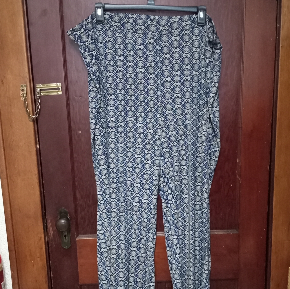 Catherines comfy silky lounge pants 3X 26-28 very pretty and breezy